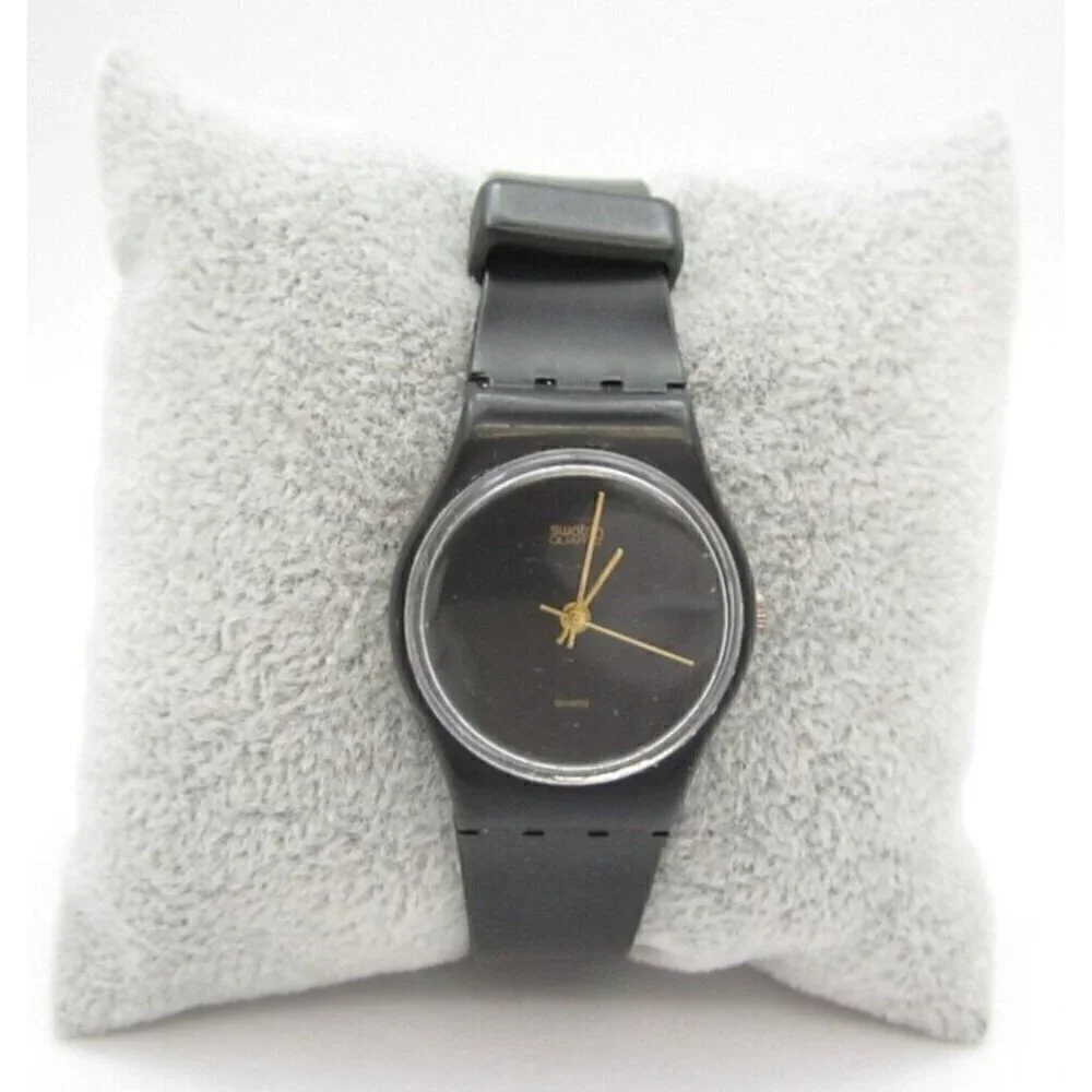 Vtg Women Swatch  Quartz WR Analog 25mm Dial Round Watch (G706) 